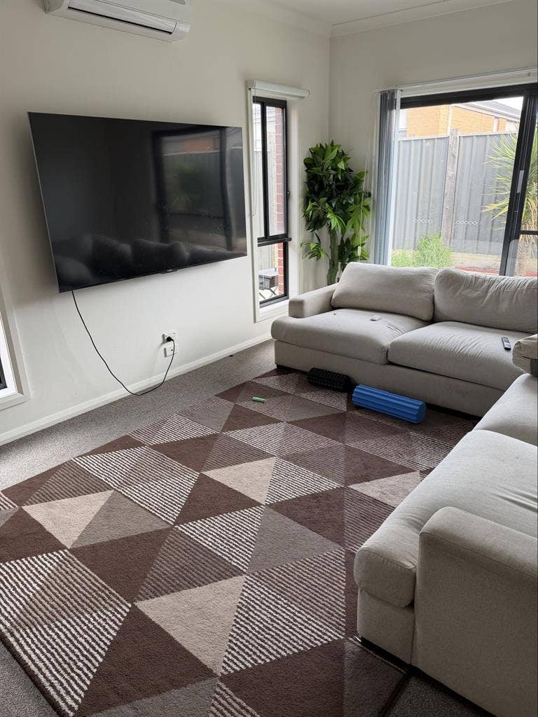 3x Room available in botanic Ridgee