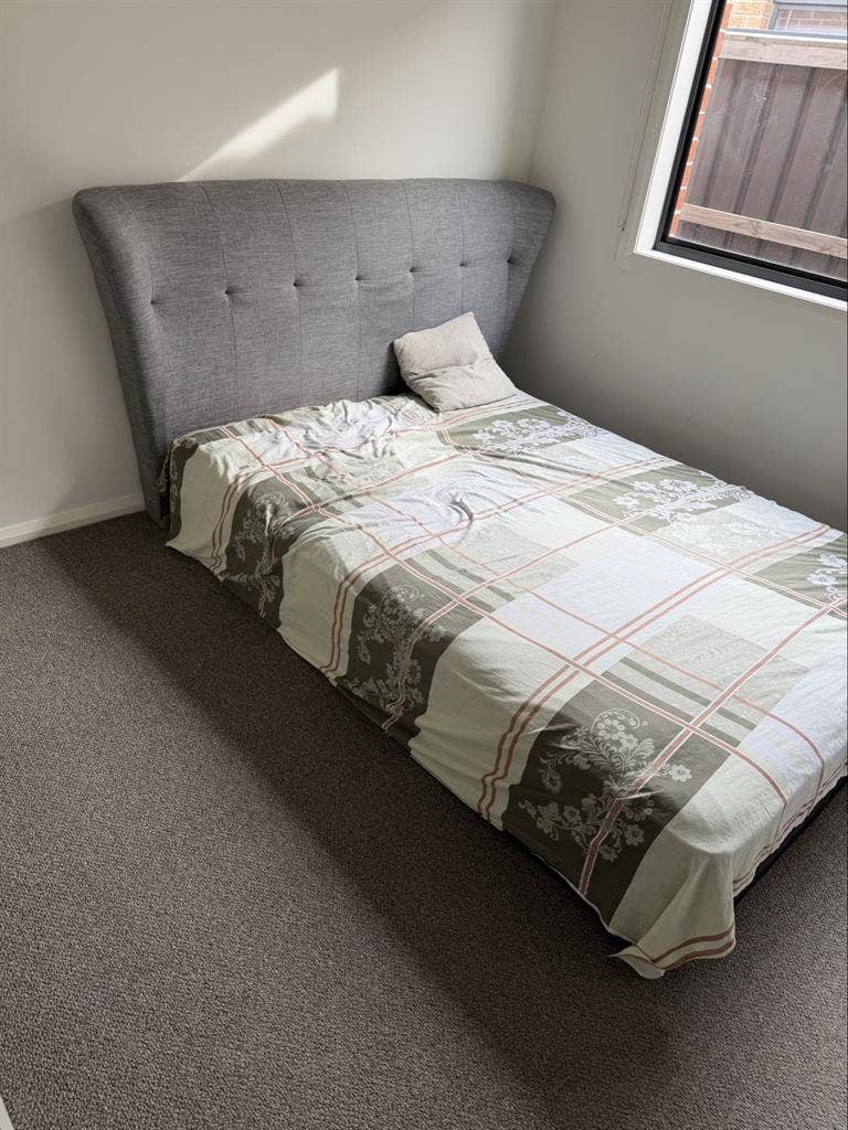 3x Room available in botanic Ridgee