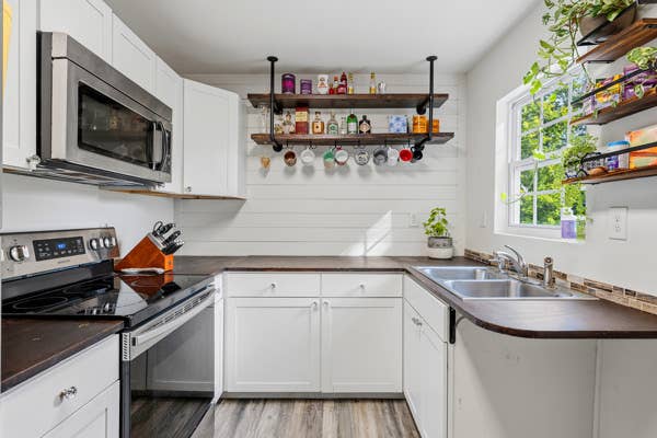 South Knoxville Garden Oasis