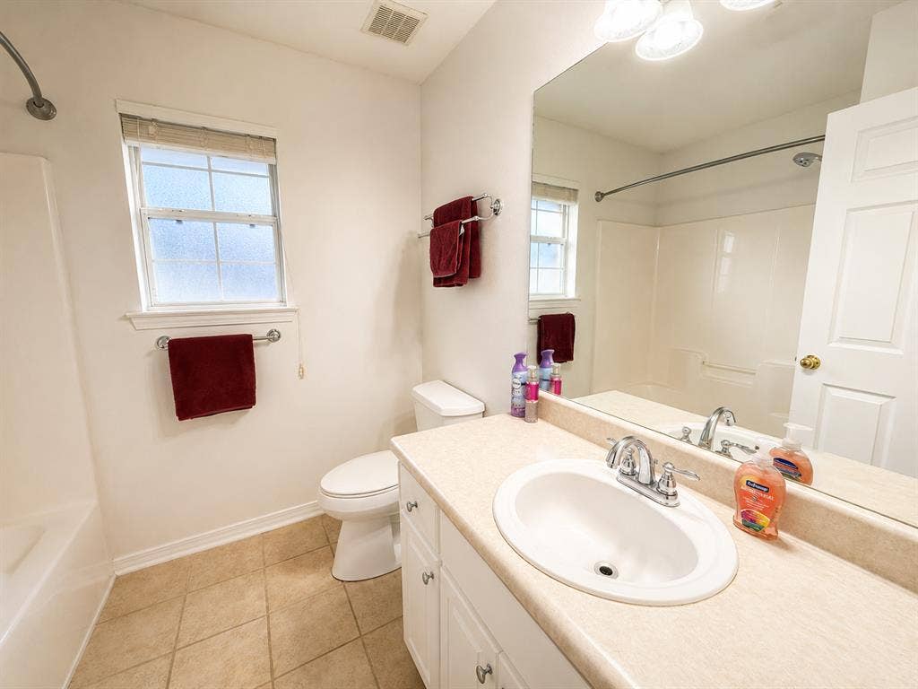 ROOM FOR RENT – NAVARRE, FL