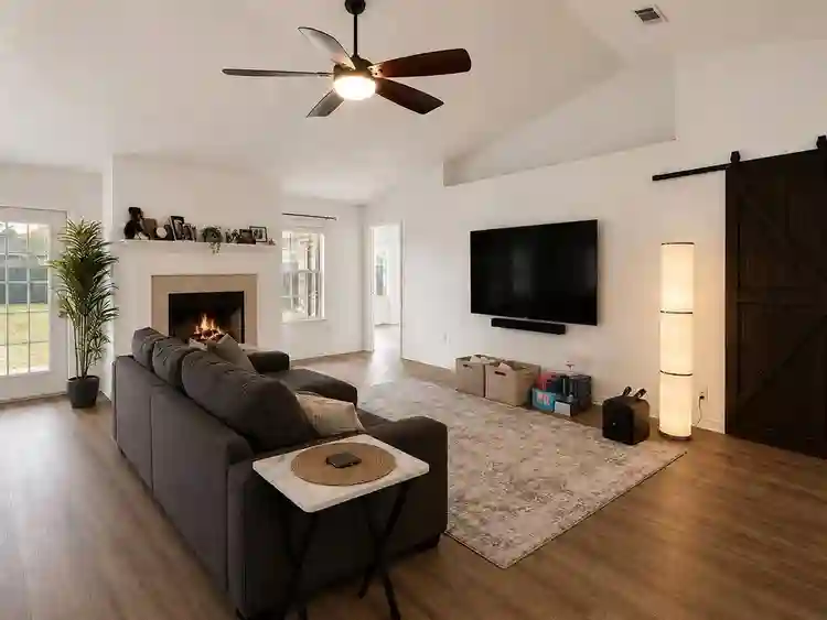 ROOM FOR RENT – NAVARRE, FL