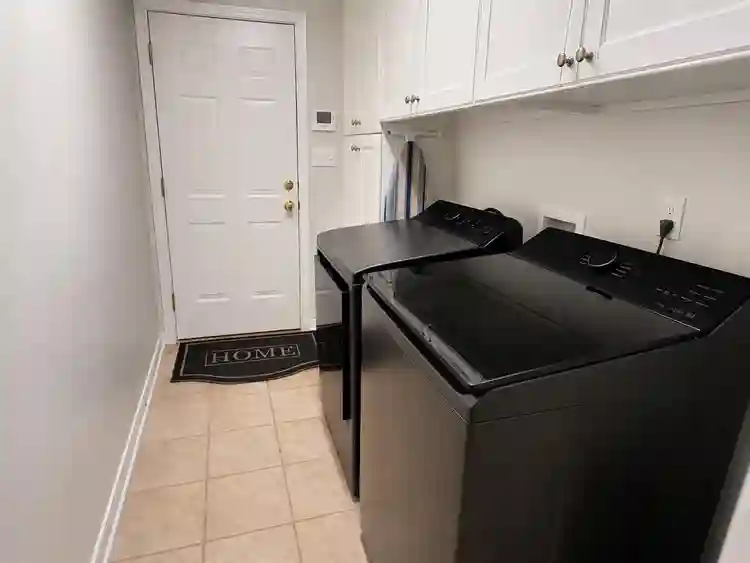 ROOM FOR RENT – NAVARRE, FL