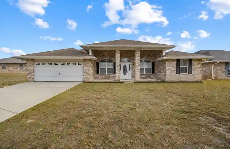ROOM FOR RENT – NAVARRE, FL