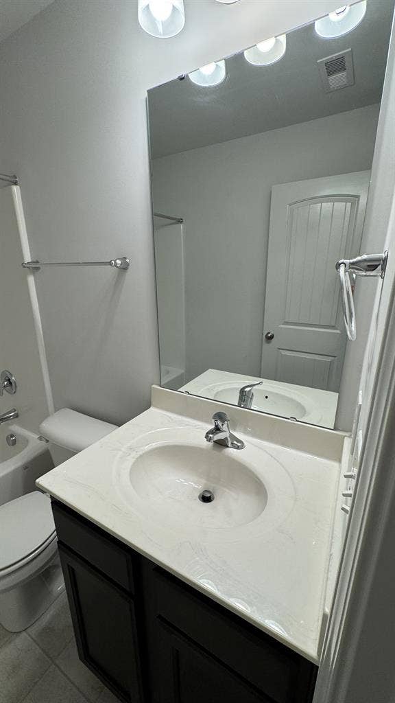 Townhouse bedroom with own bathroom