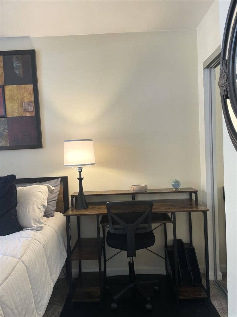 Cozy room in lovely townhouse!