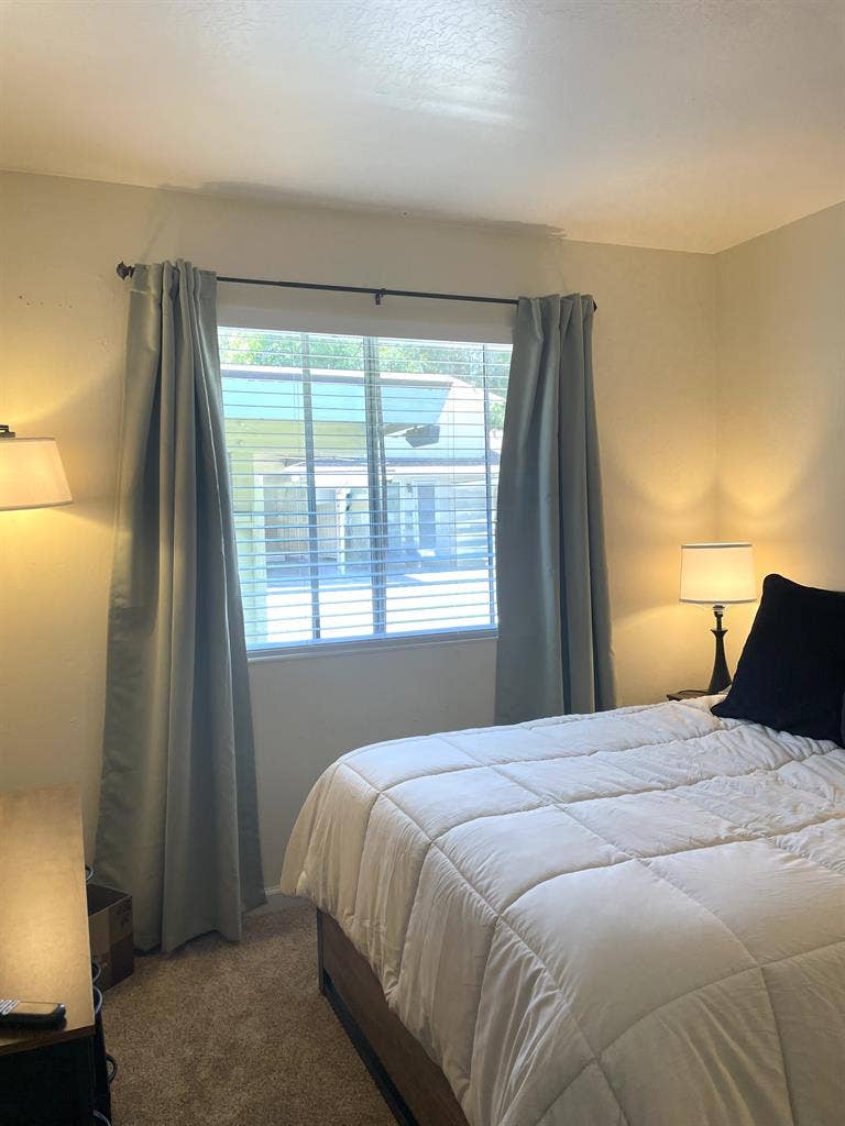 Cozy room in lovely townhouse!