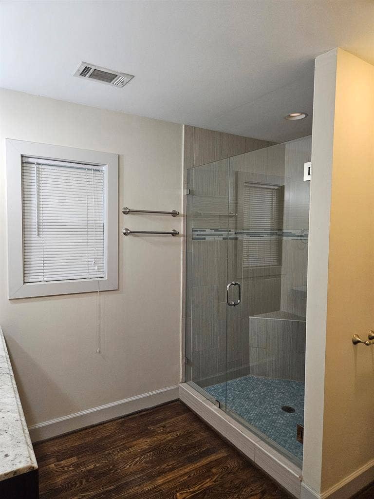 UNFURNISHED PRIVATE ROOMS FOR RENT!