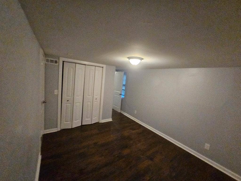 UNFURNISHED PRIVATE ROOMS FOR RENT!