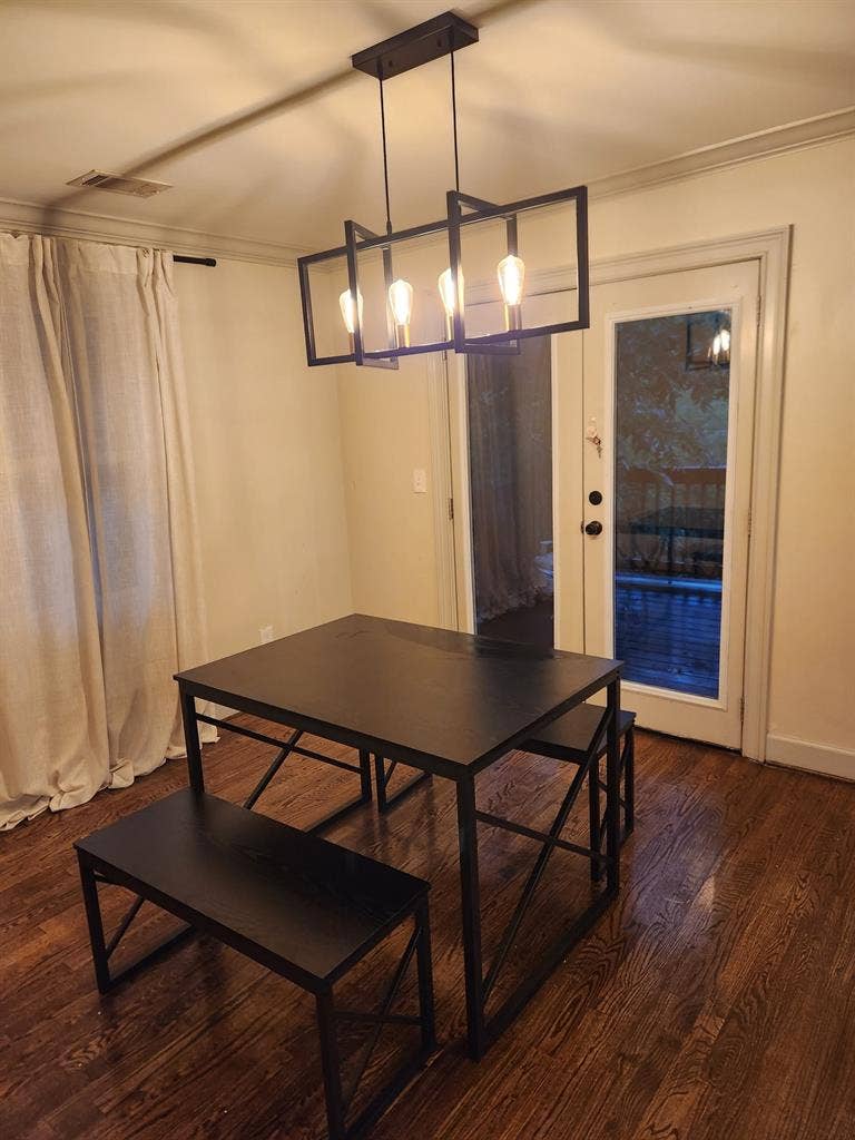 UNFURNISHED PRIVATE ROOMS FOR RENT!