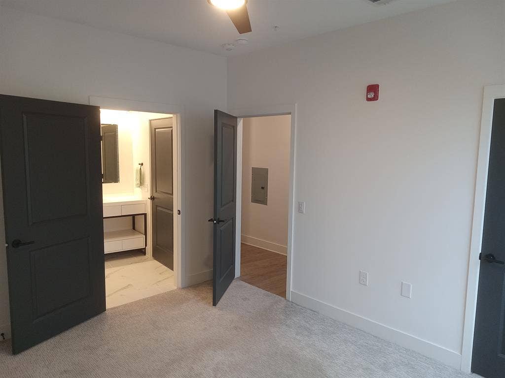 So.Nash, Luxury 2Bed/2Ba, Pool, Gym