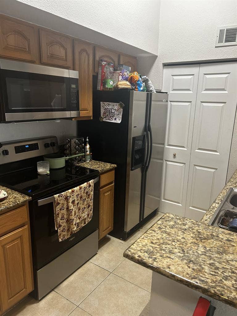 Unfurnished room for rent