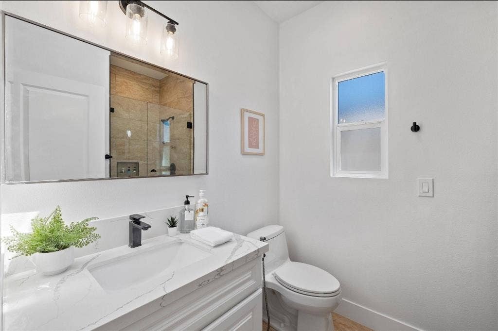 ASAP Move-In: All-Inclusive 1300