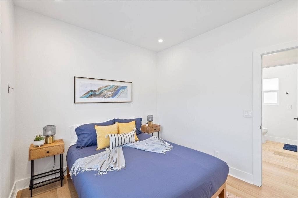 ASAP Move-In: All-Inclusive 1300