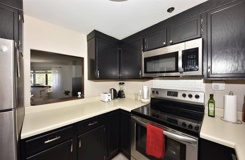 Beautiful lake view condo 💎