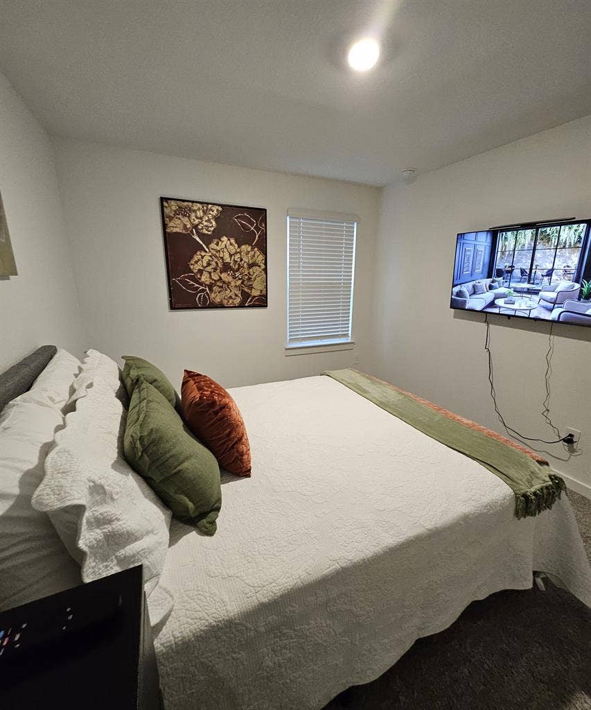 Room located near 288 and E. Orem