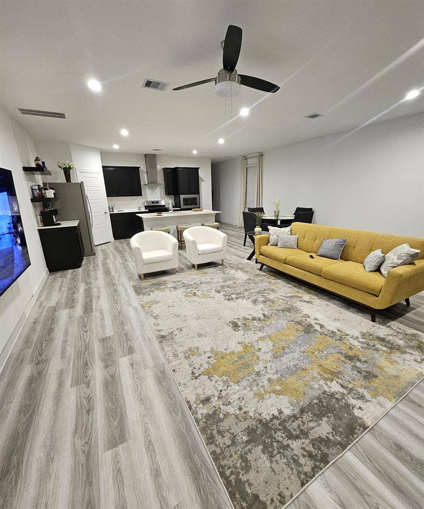 Room located near 288 and E. Orem