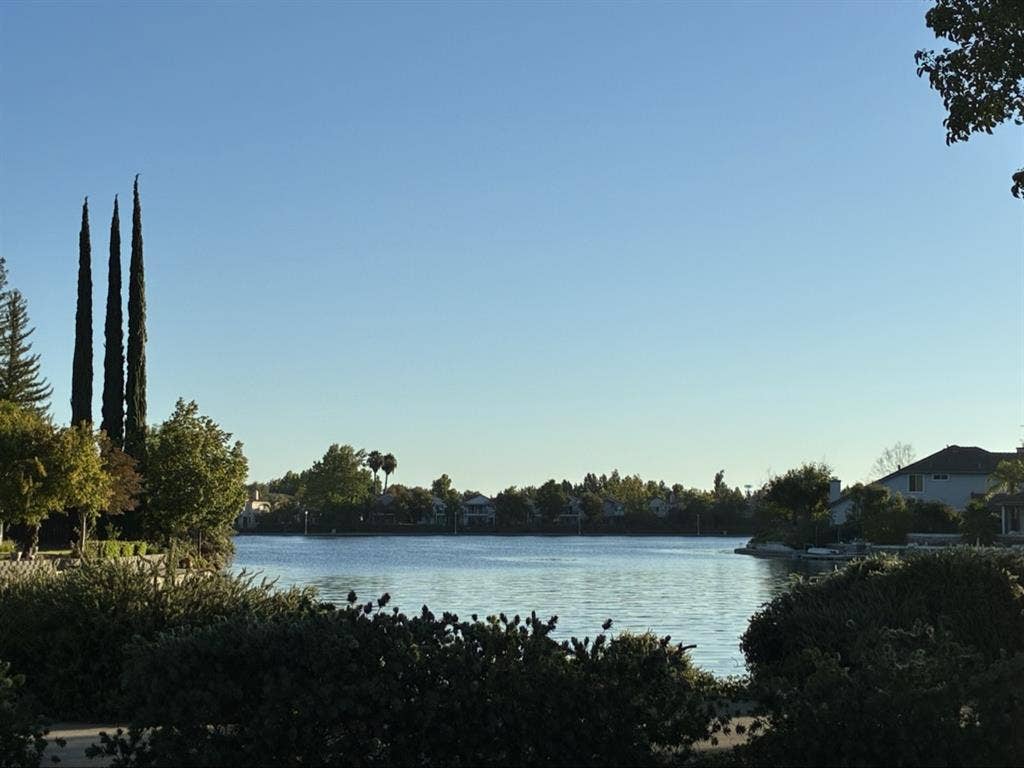 Large Room, Lake View, Pool, EG
