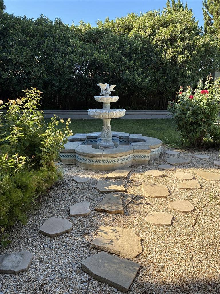 Large Room, Lake View, Pool, EG