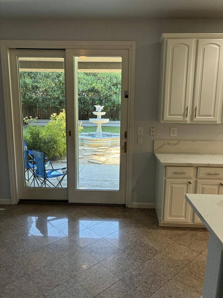 Lakeside Room Available, Elk Grove