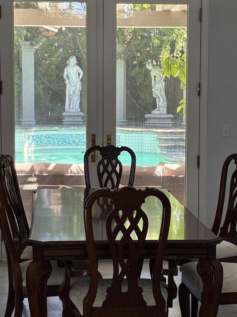 Large Room, Lake View, Pool, EG