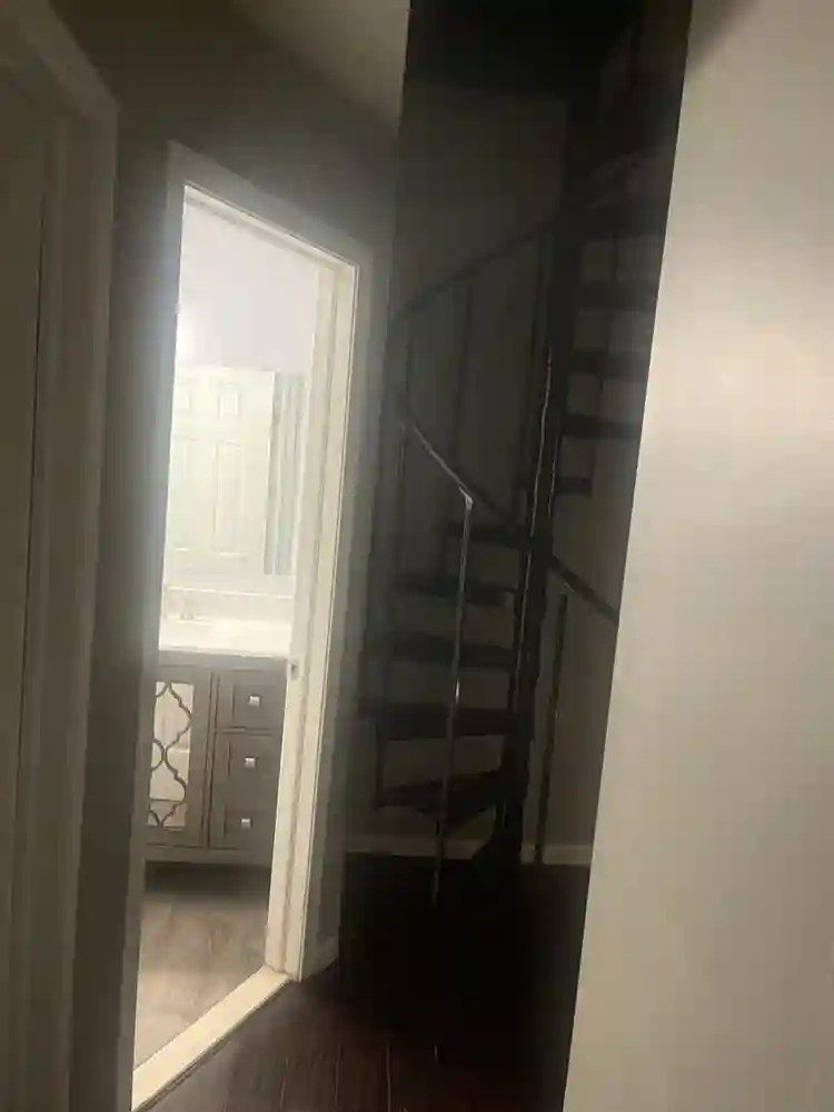Room for rent in beautiful crestwoo
