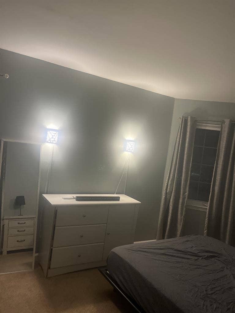 Room for rent in beautiful crestwoo