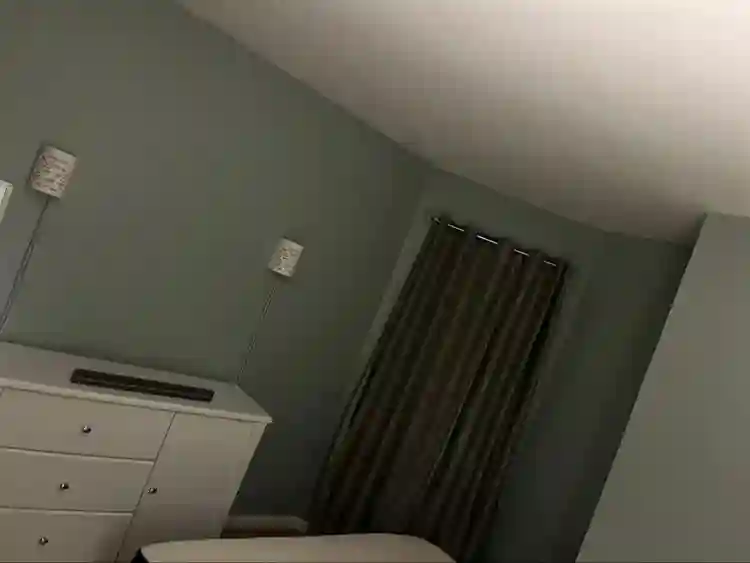 Room for rent in beautiful crestwoo