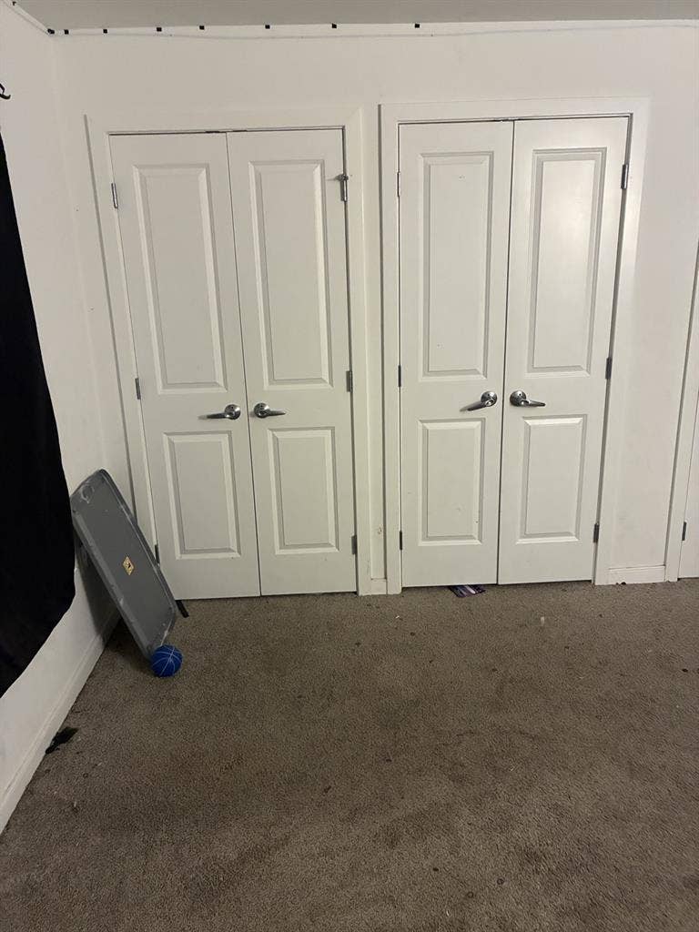 Looking For Roommate