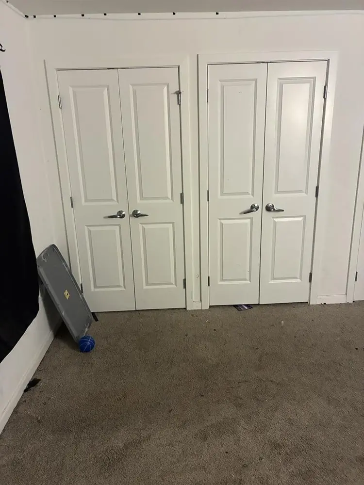 Looking For Roommate
