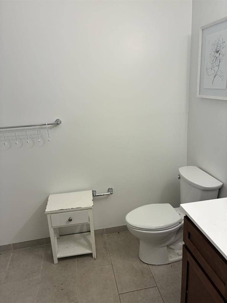 Looking For Roommate