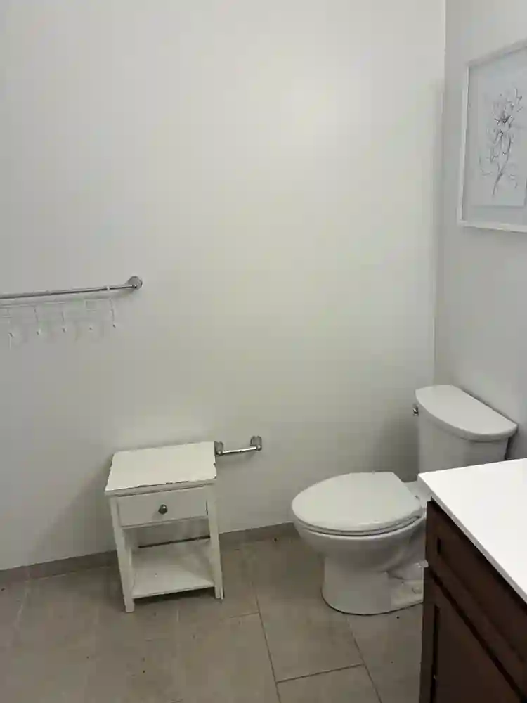 Looking For Roommate