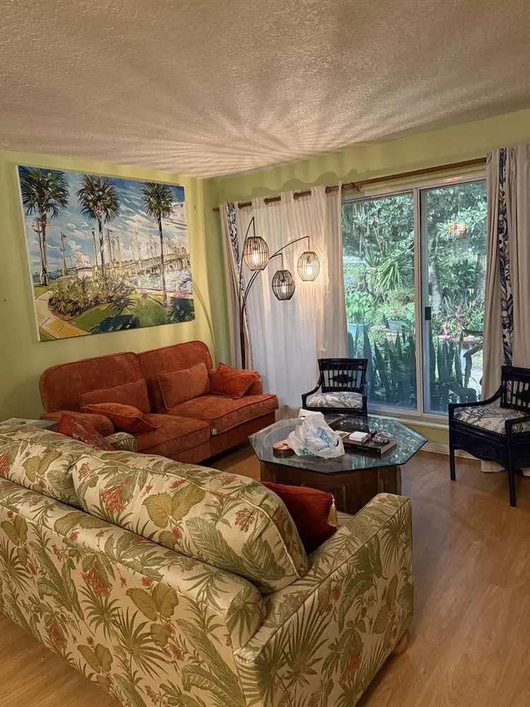 Great location, quiet street