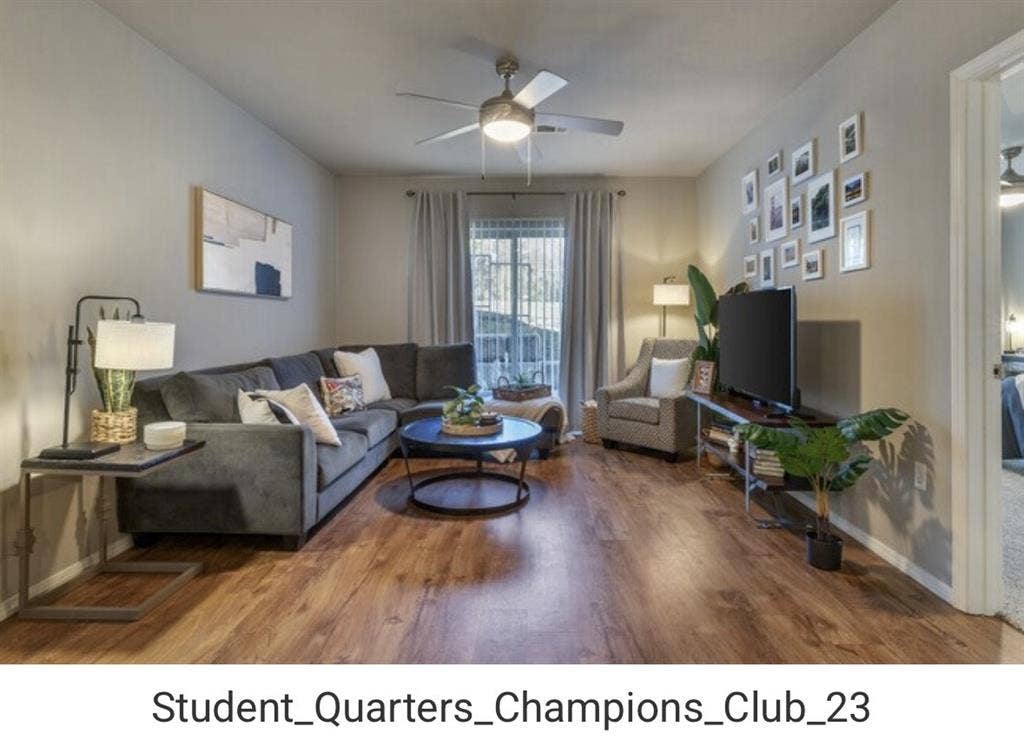 🚨University of Arkansas Housing 🚨