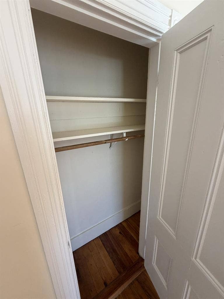 Apartment Room in Everett