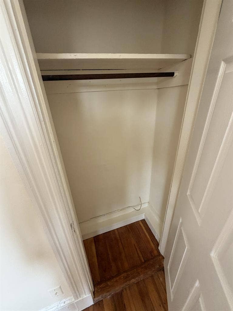 Apartment Room in Everett