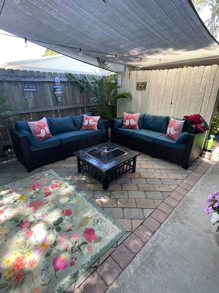 Large room for rent/house to share