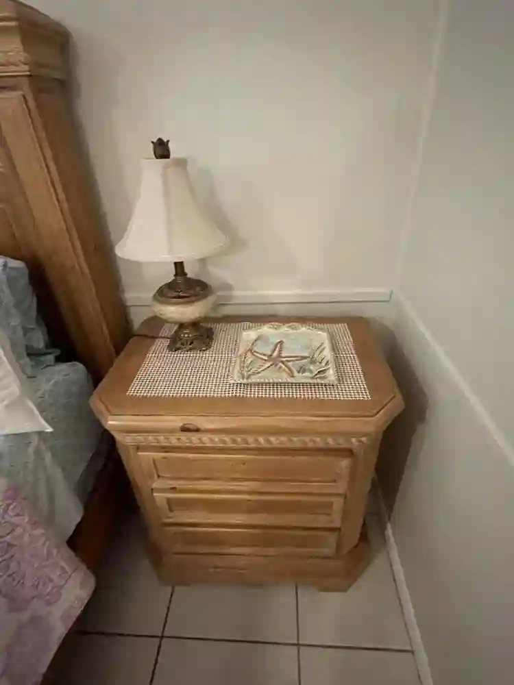 Large room for rent/house to share