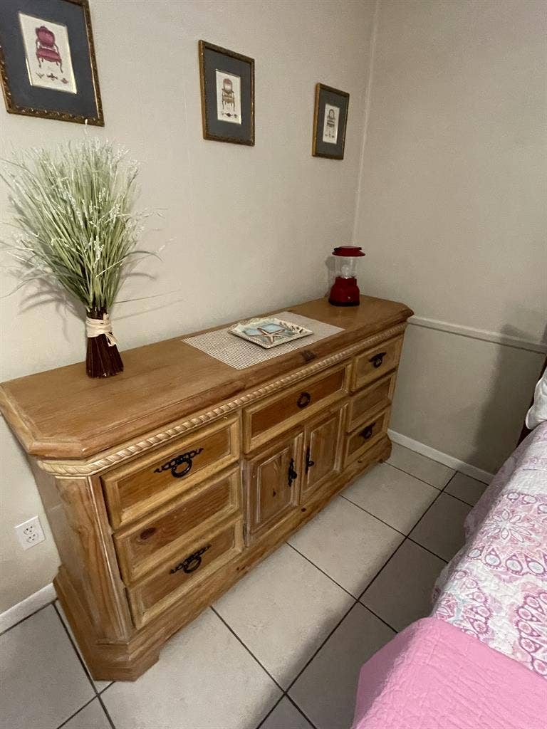 Large room for rent/house to share