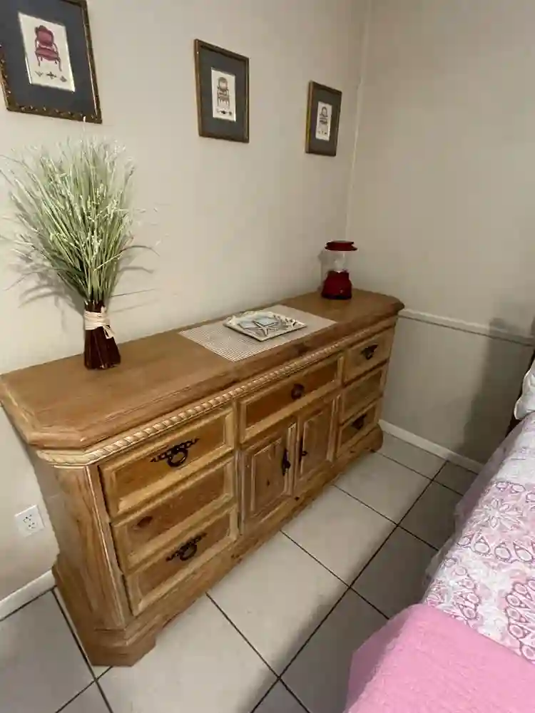 Large room for rent/house to share