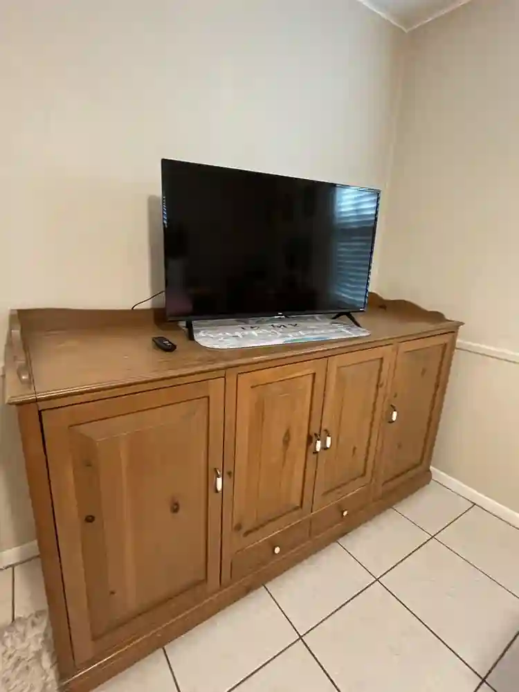 Large room for rent/house to share