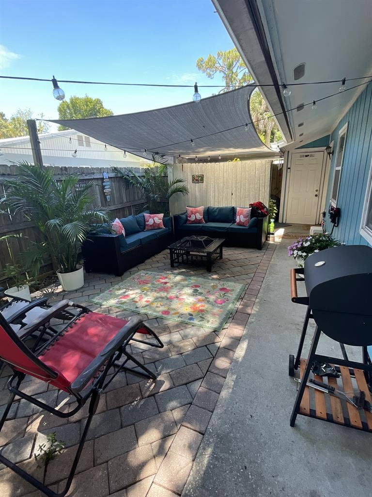 Large room for rent/house to share