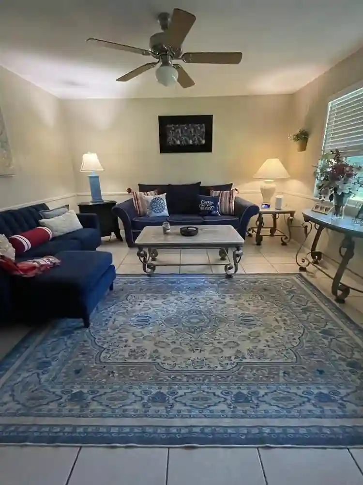 Large room for rent/house to share