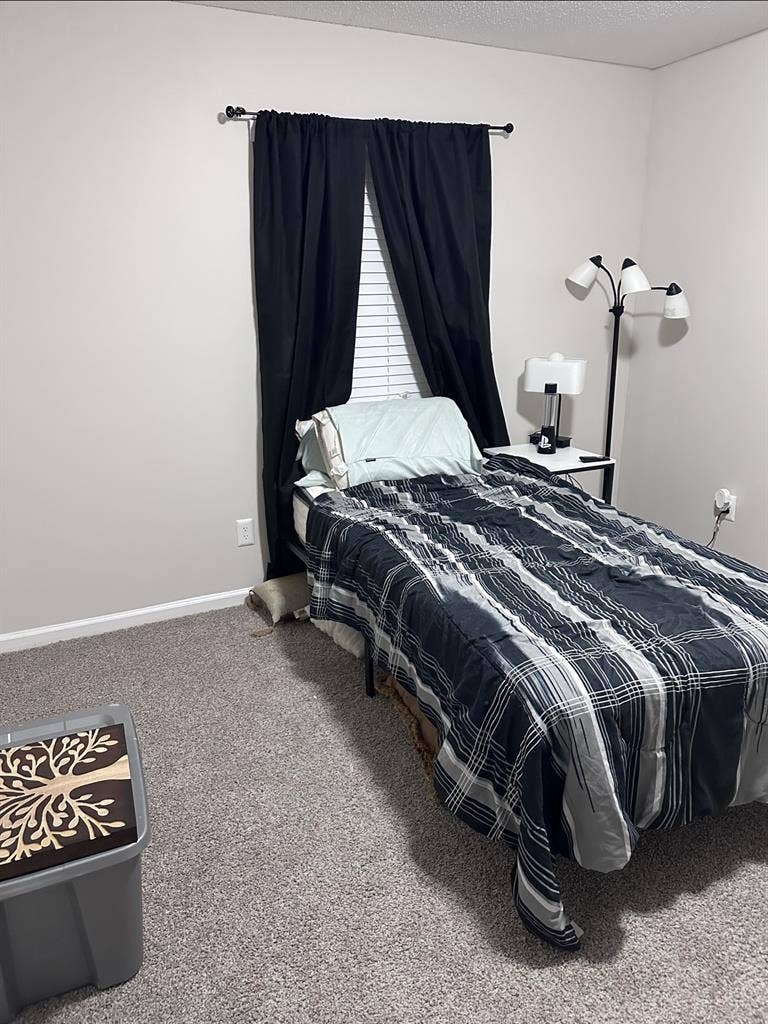 Quite room in a nice area