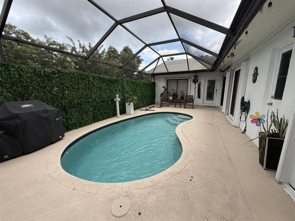 Looking for a roommate