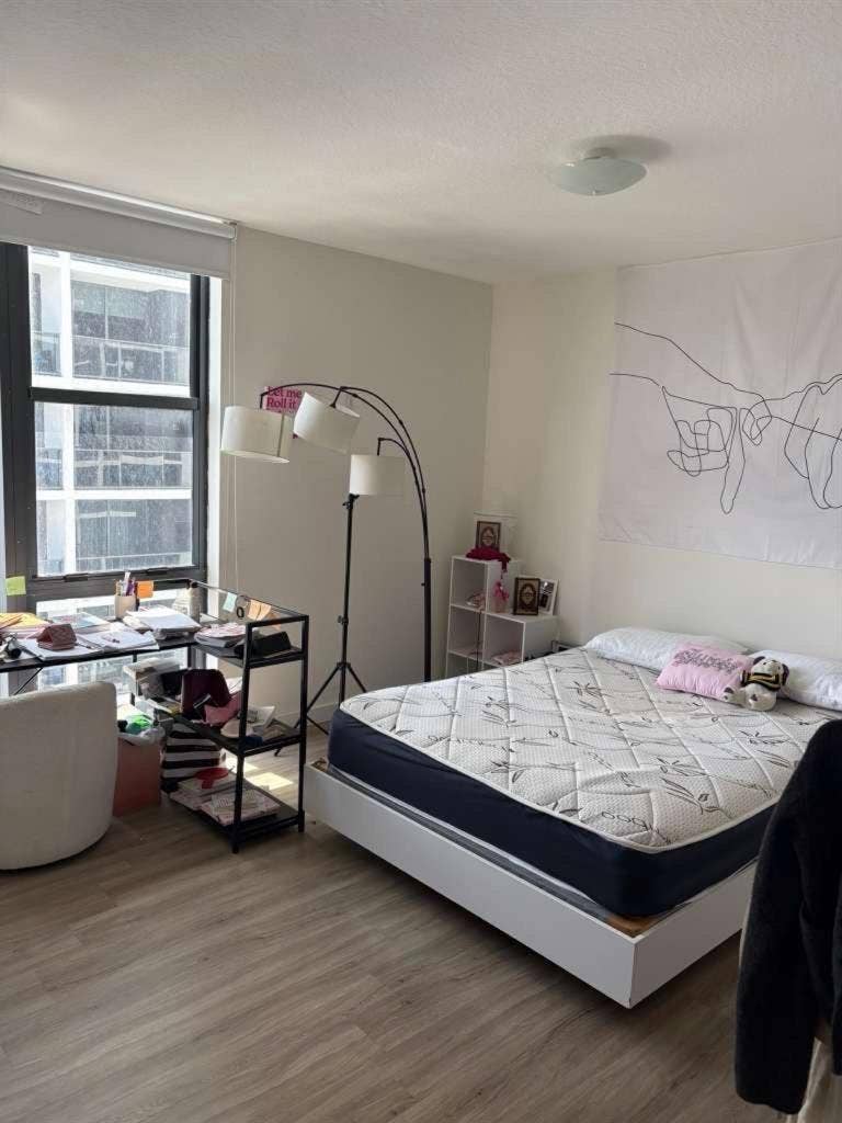 Fully furnished private room Downtw