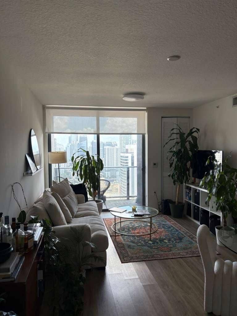 Fully furnished private room Downtw