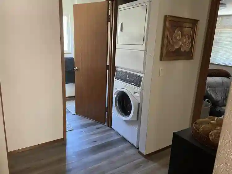 Looking for Roommate in Greenwood!
