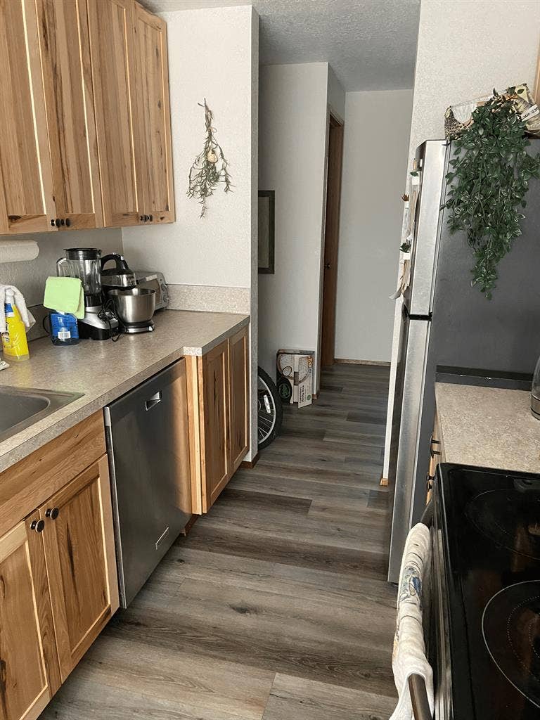 Looking for Roommate in Greenwood!