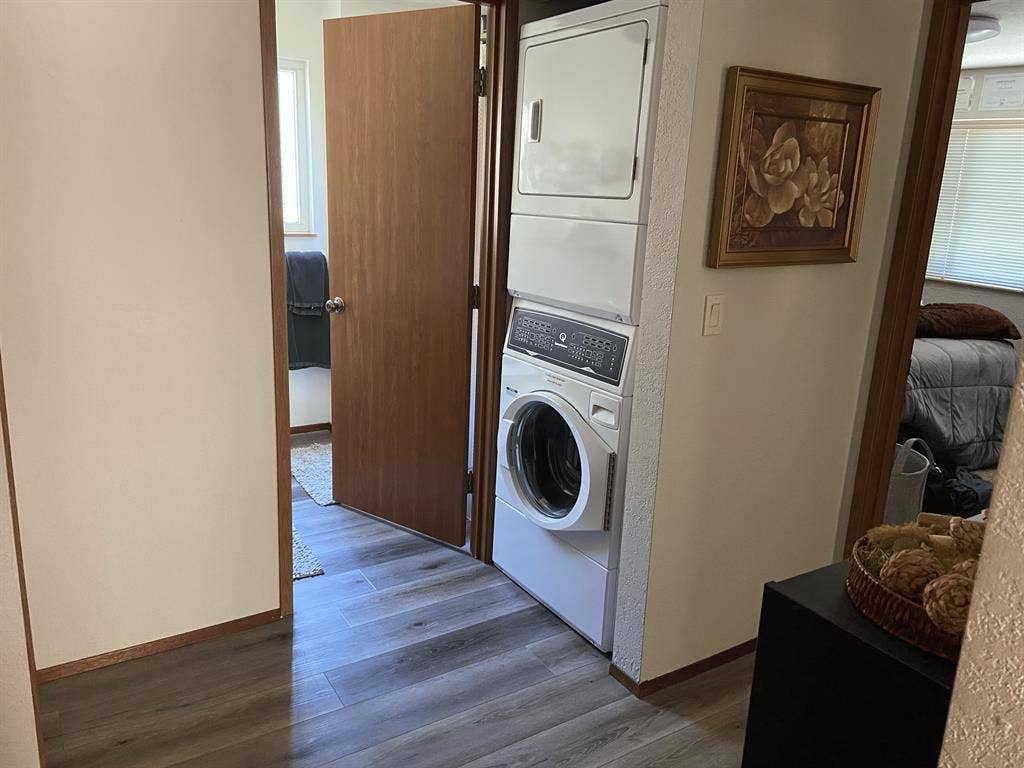 Looking for Roommate in Greenwood!