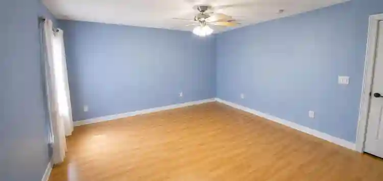 Looking for Female Roommate